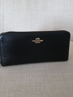 Coach Slim Black Leather Accordion Wallet